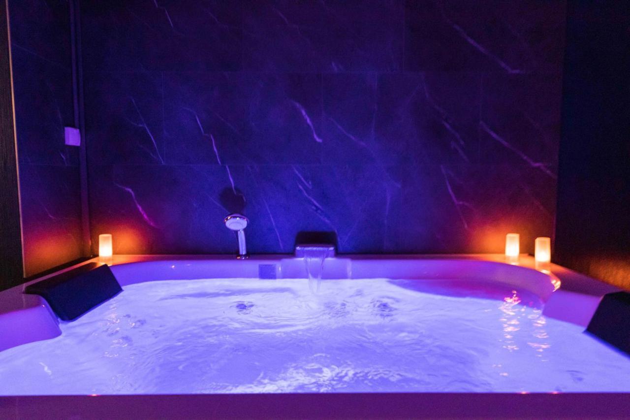 * Spa & Detente # Suite Privee # Tours # Netflix * エクステリア 写真