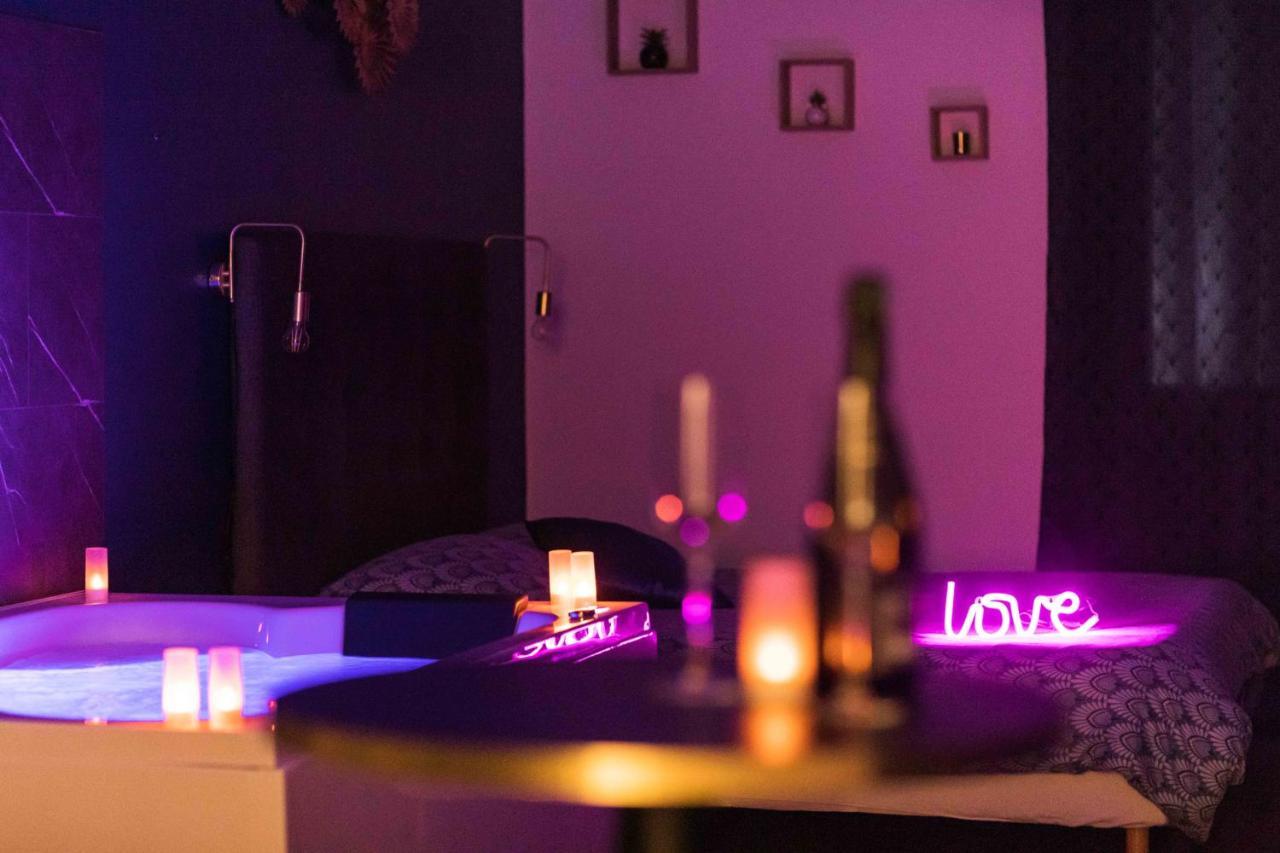 * Spa & Detente # Suite Privee # Tours # Netflix * エクステリア 写真